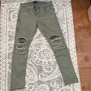 Stylish Olive Skinny Jeans with Distressed Details